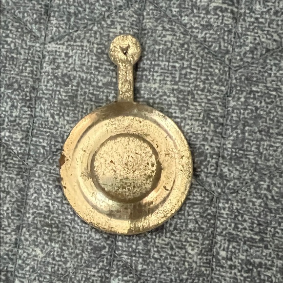 Matchbox vintage cars, Corgi toys and Matchbox vintage catalogs, Mattel tin pin - Picture 7 of 13